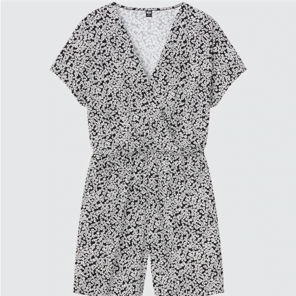 Uniqlo Black and White Floral Pattern Dress